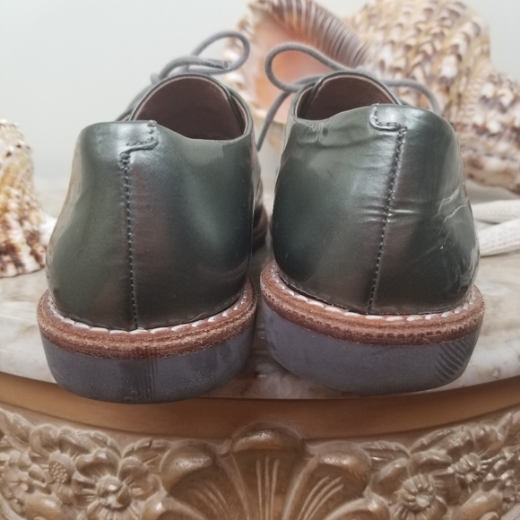 VINCE CAMUTO Nilee Pewter Metallic Laced Oxfords Sz 5 - Picture 5 of 11